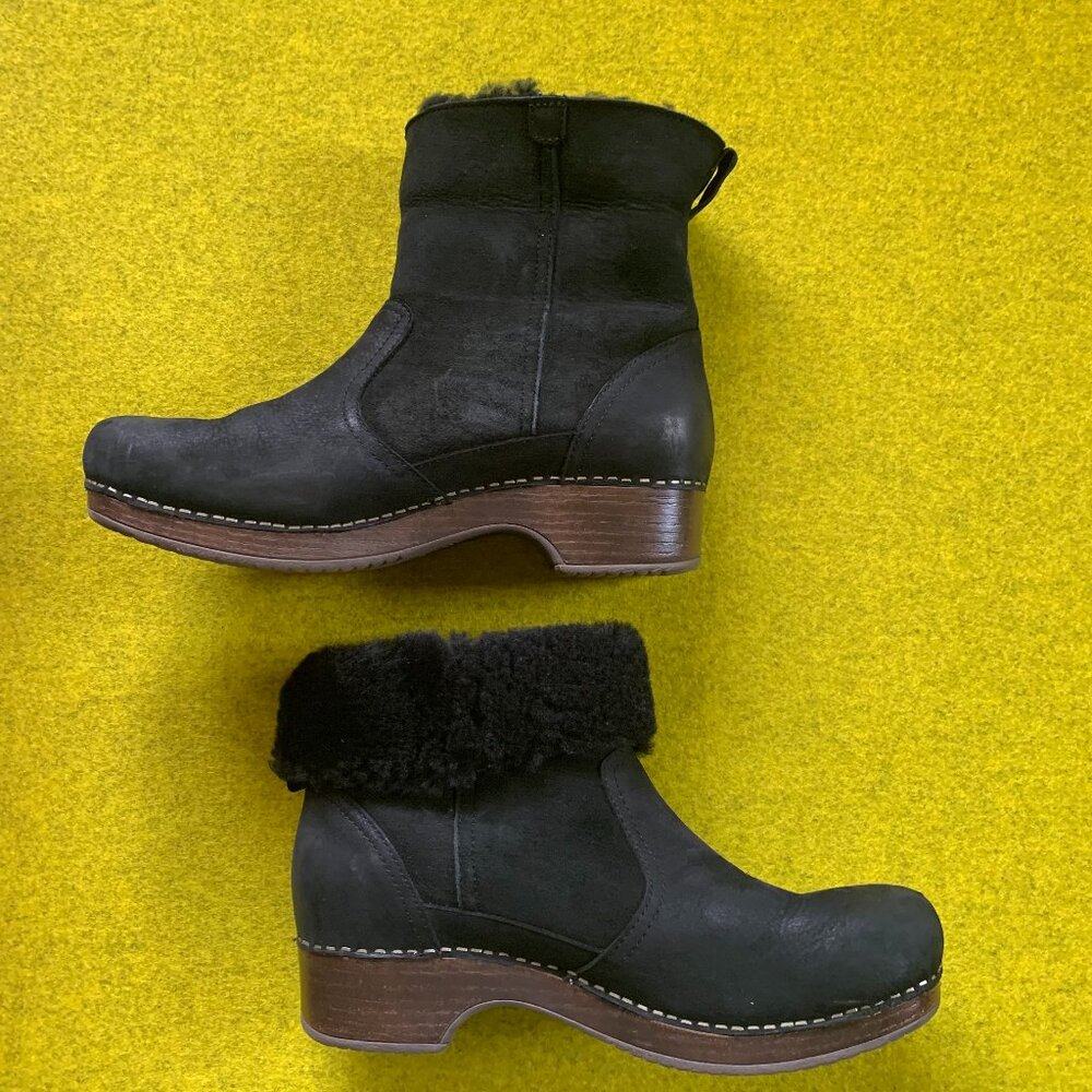 Dansko Stormy Black Leather Ankle Boots Booties Size 39 Shearling Lined
